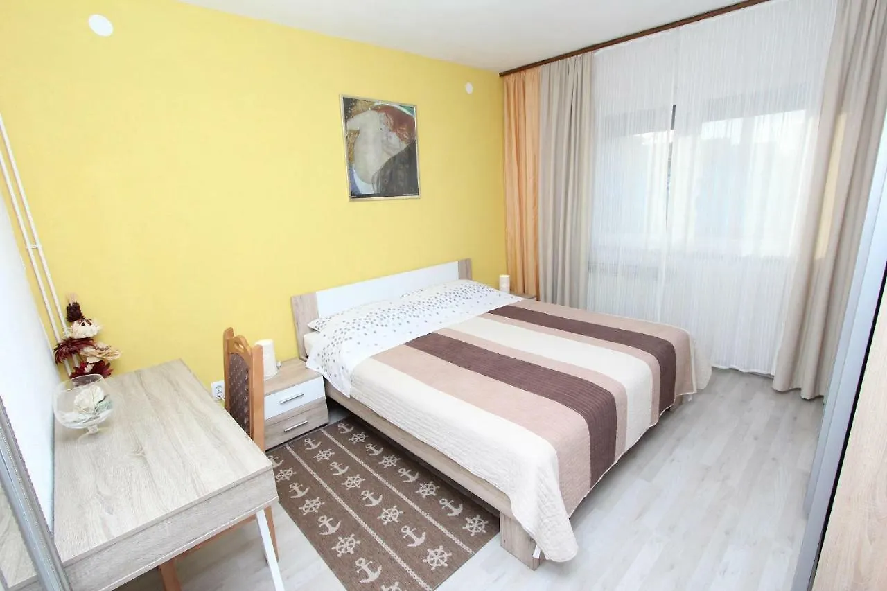 Apartments And Room Eva Rovinj
